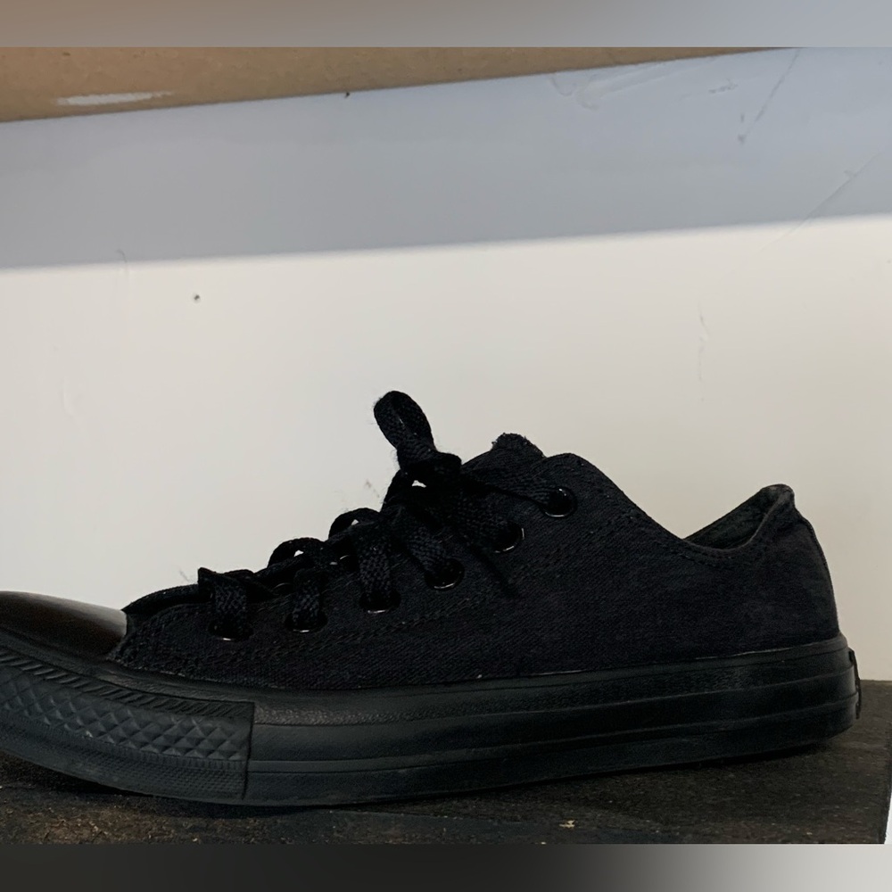 Black converse